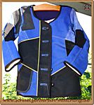 ... hier eine Jacke zur Stabilität des Oberkörpers ...