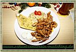 ... selbstgestrichenes Kräuterbaguette mit Gyros und Zaziki ...