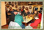 ... das ist Nuss-Schießen ...