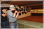 ... jedoch mit dem Gewehr ...
